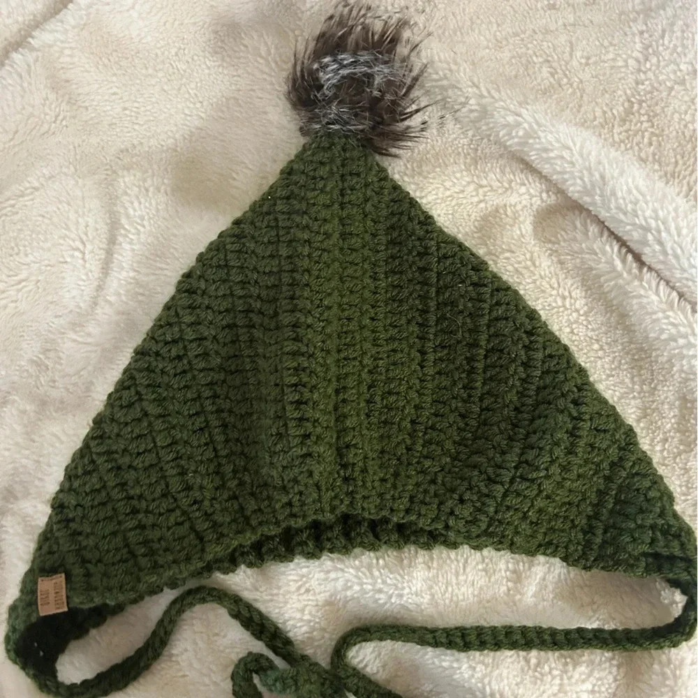 The very sweetest and gorgeously hand knit crocheted winter hat. Like new! - Picture 7 of 10
